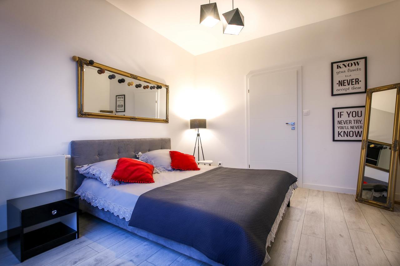 Luxury Apartment *